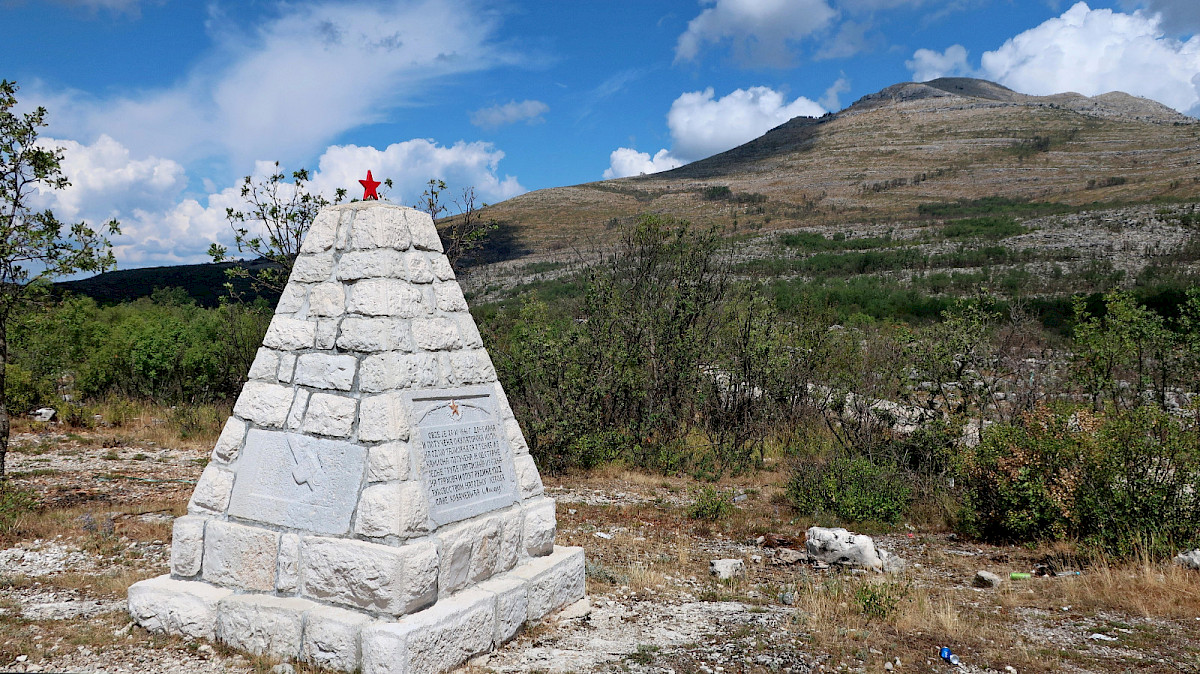 Stèle au Montenegro (au milieu de nulle part)